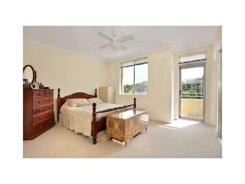 4 Kings Park Circuit, Five Dock NSW 2046