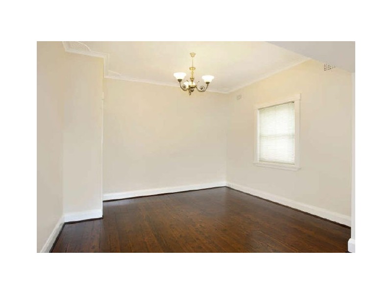 33 Duchess Avenue, Rodd Point NSW 2046