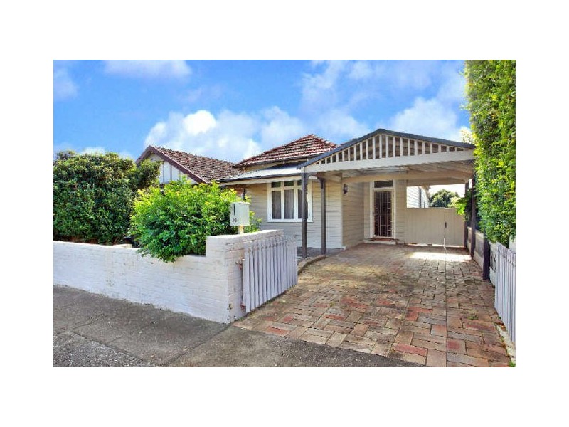 18 Bouvardia Street, Russell Lea NSW 2046