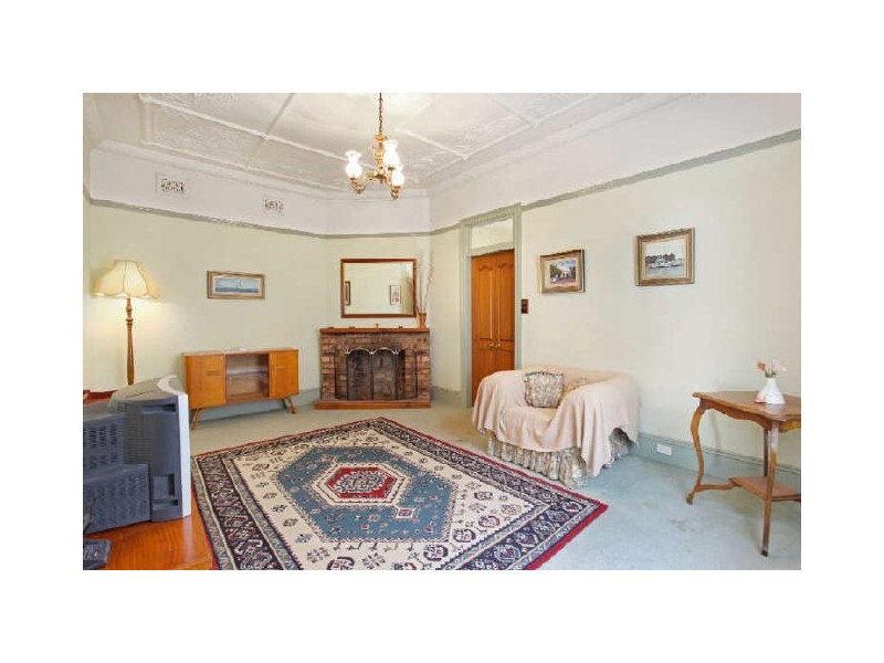 18 Bouvardia Street, Russell Lea NSW 2046