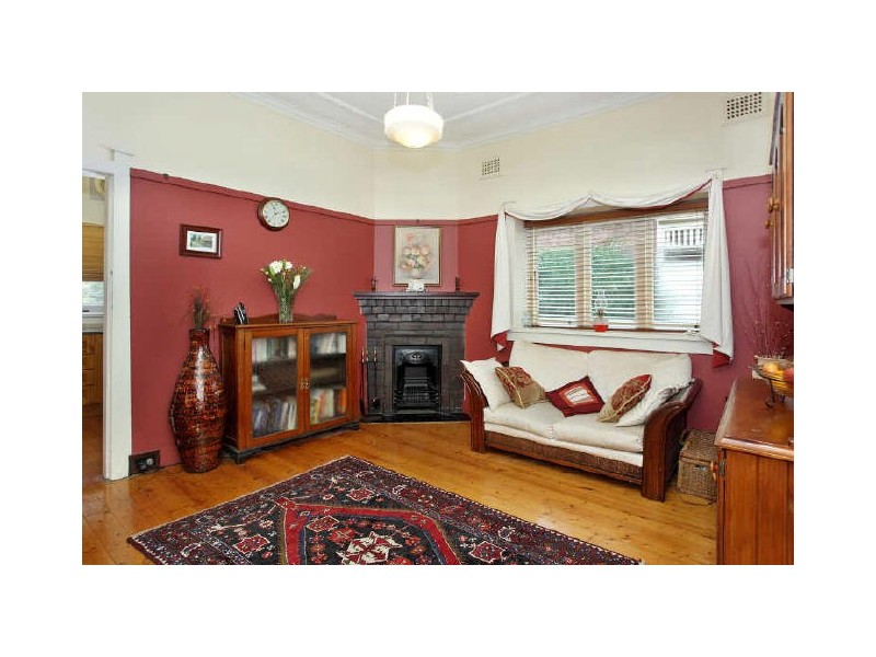 17 Duchess Avenue, Rodd Point NSW 2046