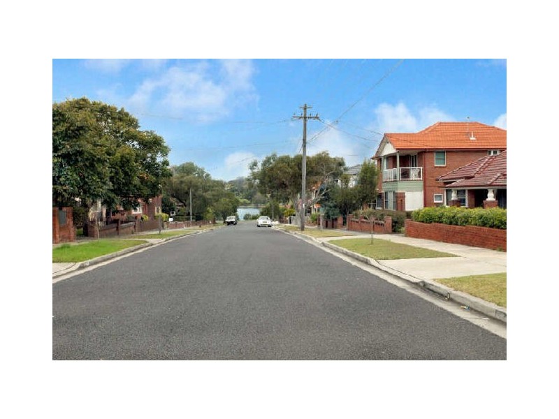 17 Duchess Avenue, Rodd Point NSW 2046