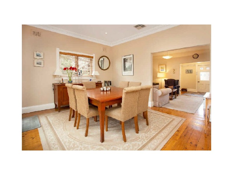 33 First Avenue, Rodd Point NSW 2046