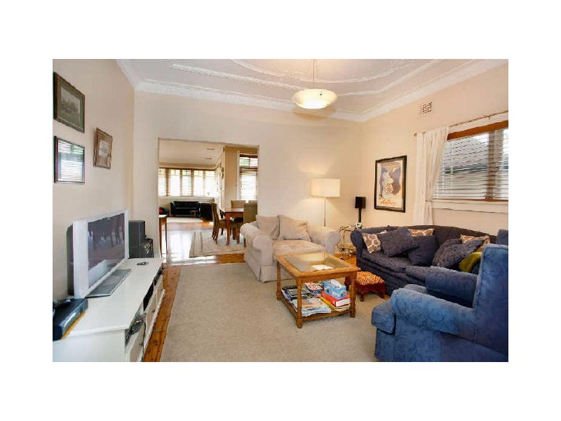 33 First Avenue, Rodd Point NSW 2046