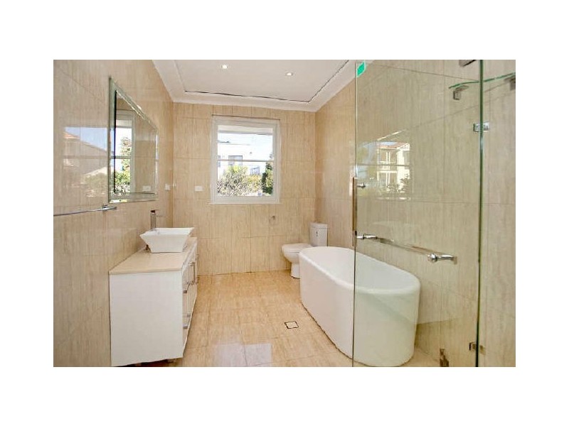 60 Henley Marine Drive, Rodd Point NSW 2046