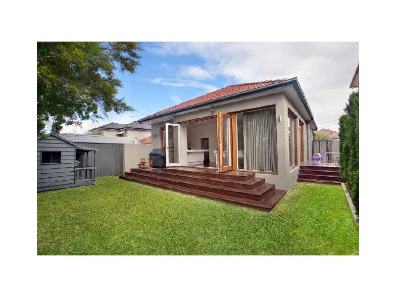 4 Nield Avenue, Rodd Point NSW 2046