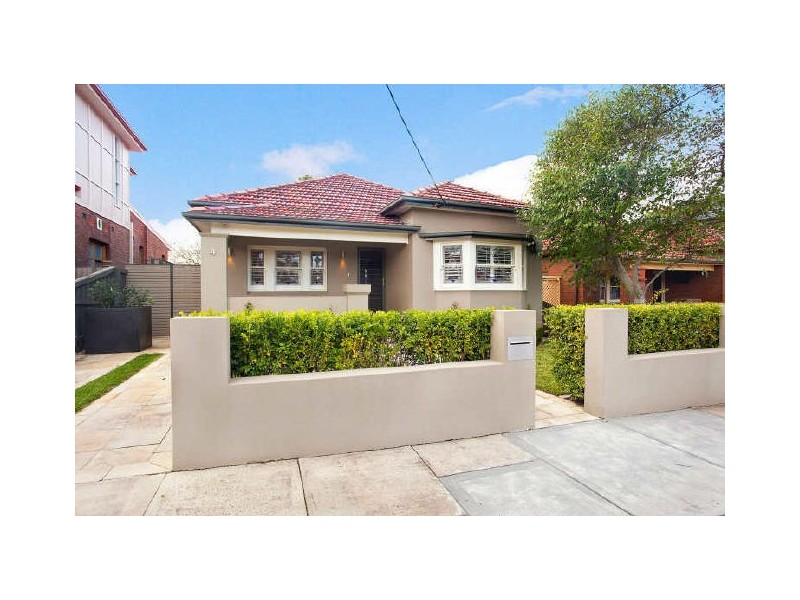 4 Nield Avenue, Rodd Point NSW 2046
