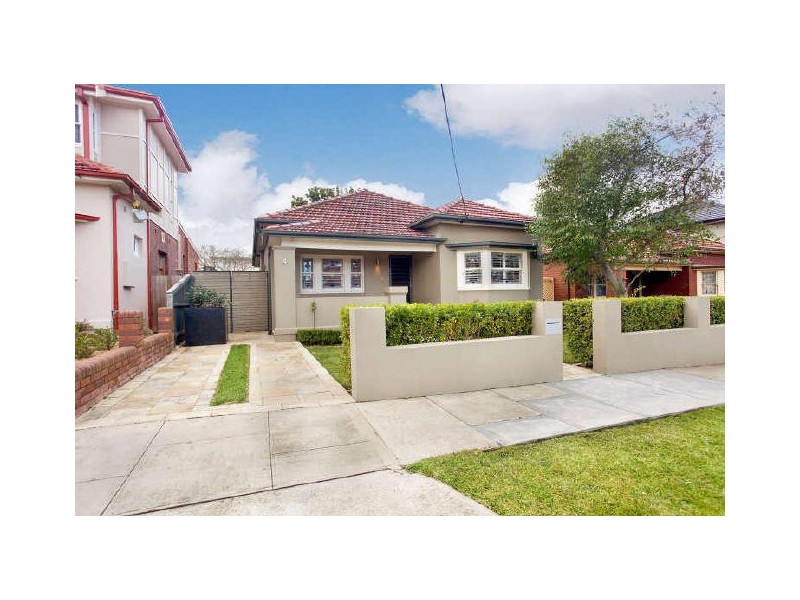 4 Nield Avenue, Rodd Point NSW 2046