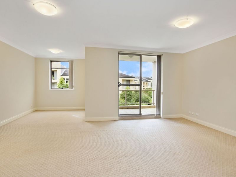 6/10 Kings Park Circuit, Five Dock NSW 2046