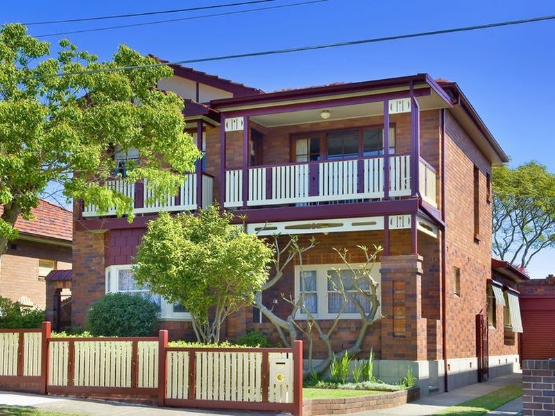27 Duchess Avenue, Rodd Point NSW 2046