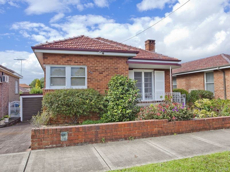 4 McCulloch Street, Russell Lea NSW 2046