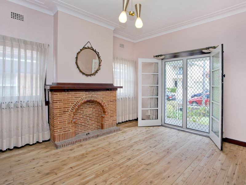 4 McCulloch Street, Russell Lea NSW 2046