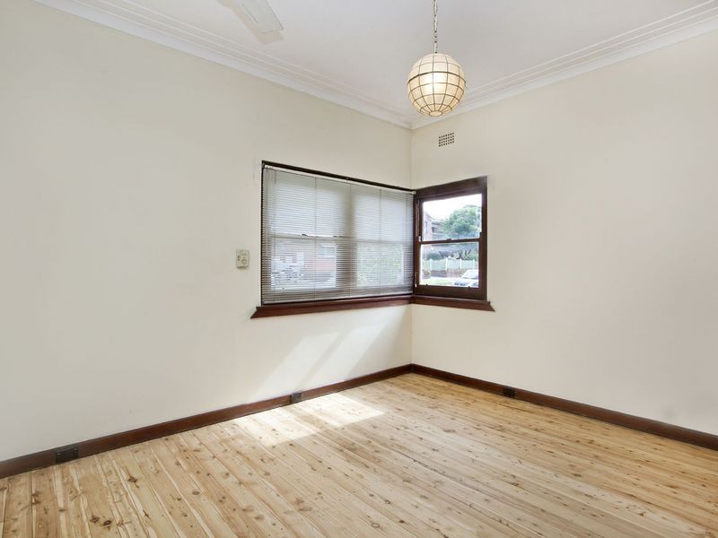 4 McCulloch Street, Russell Lea NSW 2046