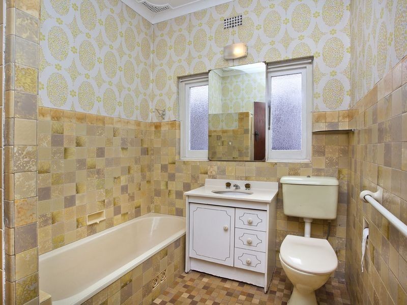 4 McCulloch Street, Russell Lea NSW 2046