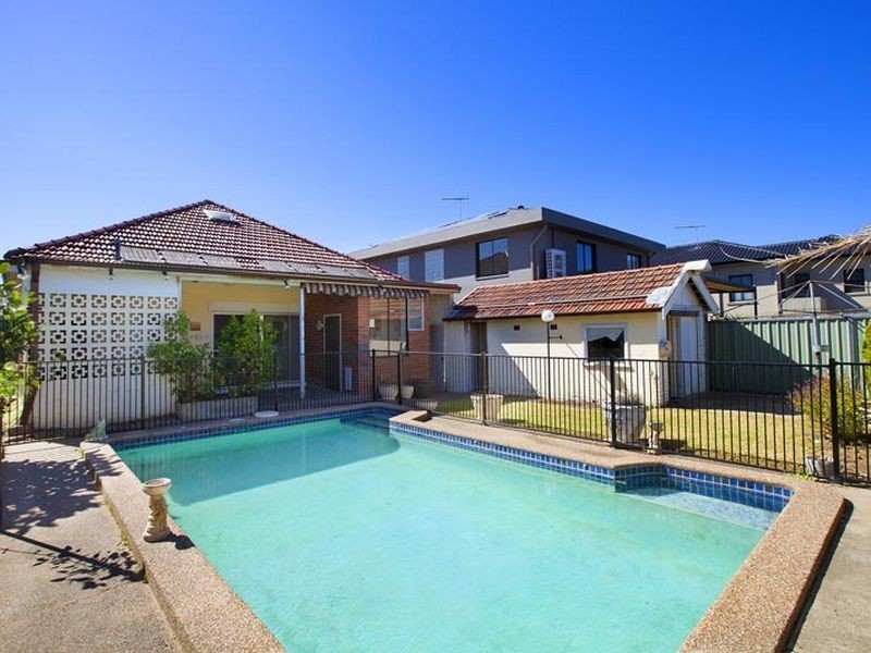 86 Henley Marine Drive, Rodd Point NSW 2046