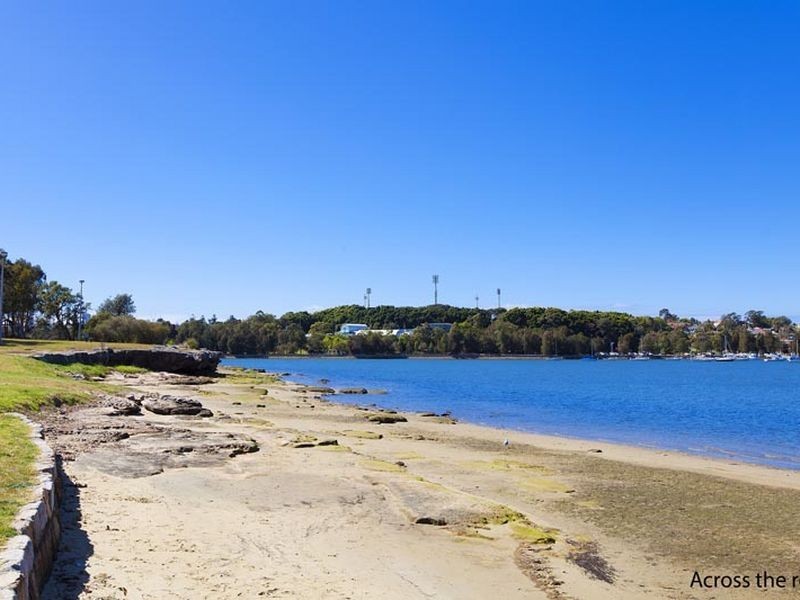 86 Henley Marine Drive, Rodd Point NSW 2046