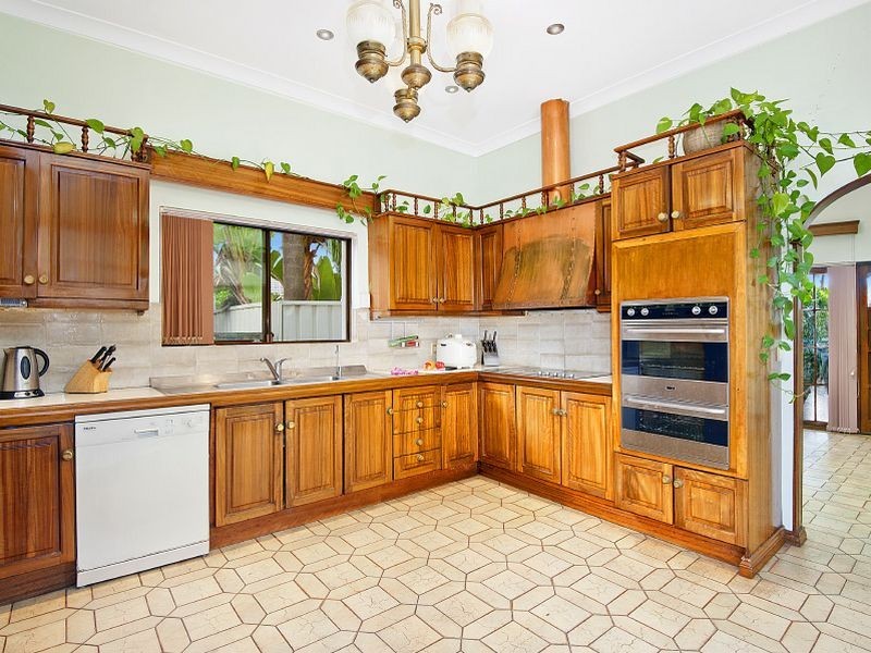 87 Bayview Road, Canada Bay NSW 2046