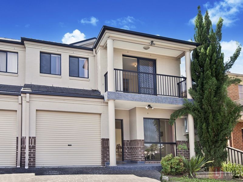 11/6-10 Ligar Street, Fairfield Heights NSW 2165