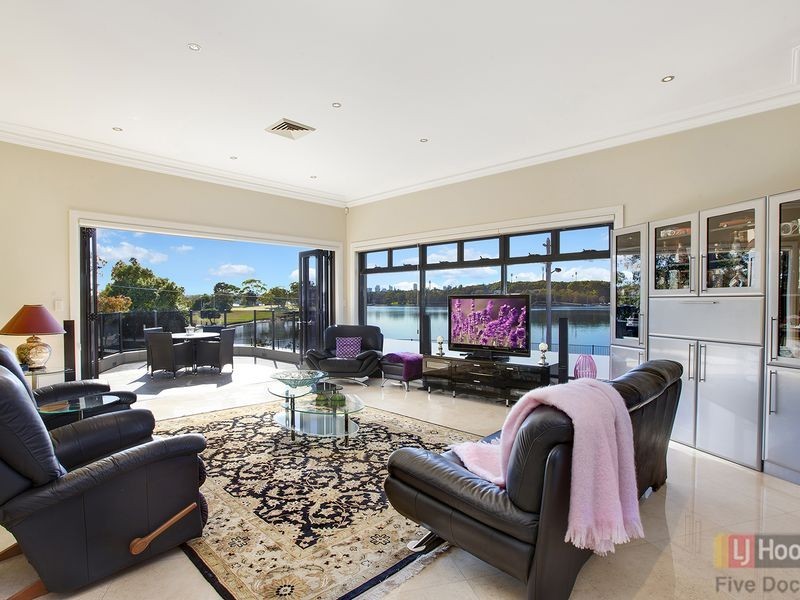 84 Henley Marine Drive, Rodd Point NSW 2046