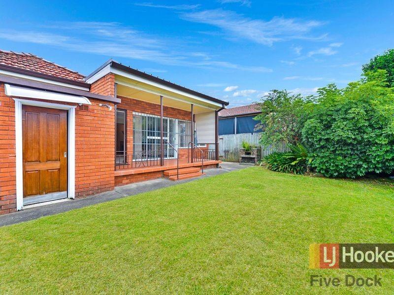 10 Arthur Street, Rodd Point NSW 2046