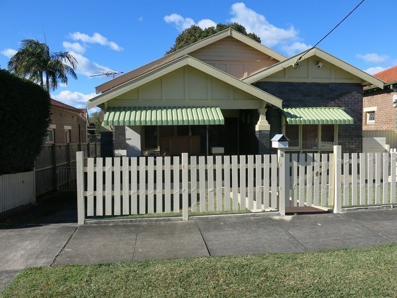 5 Boronia Avenue, Russell Lea NSW 2046