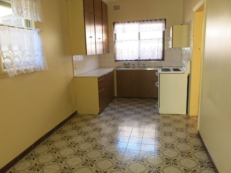 5 Boronia Avenue, Russell Lea NSW 2046