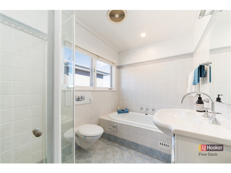 33 First Avenue, Rodd Point NSW 2046