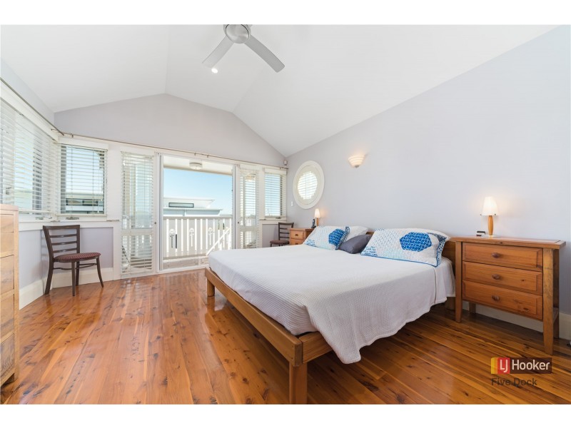33 First Avenue, Rodd Point NSW 2046