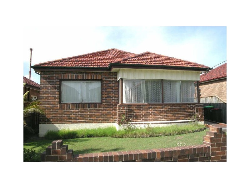 19 First Avenue, Rodd Point NSW 2046