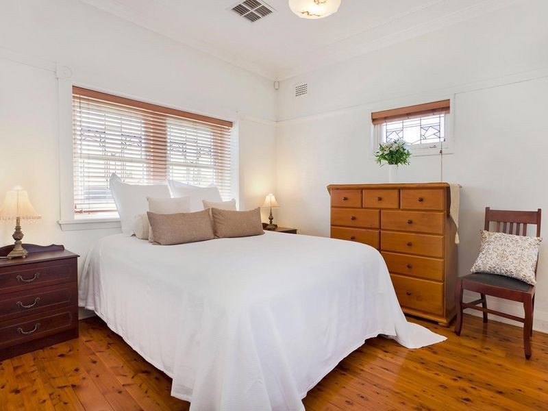 1 Princess Avenue, Rodd Point NSW 2046