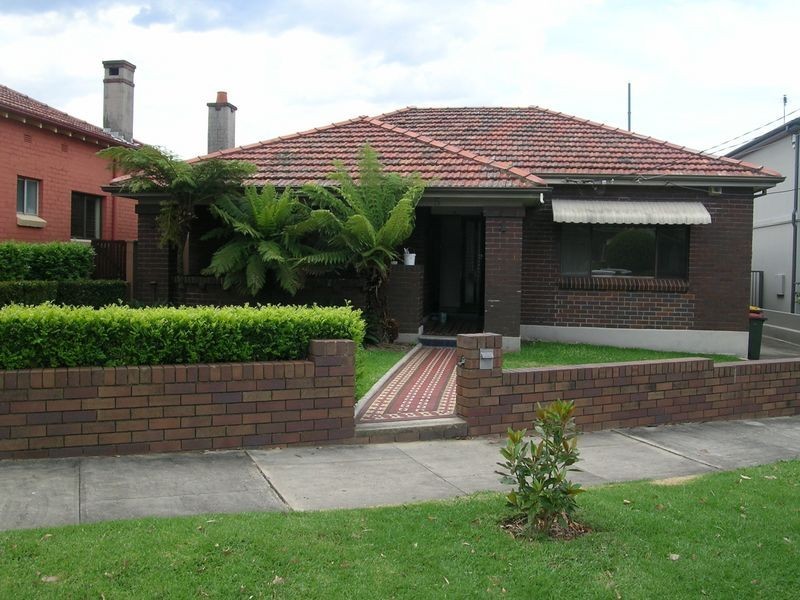 5 Clare Crescent, Russell Lea NSW 2046