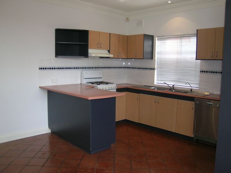 5 Clare Crescent, Russell Lea NSW 2046