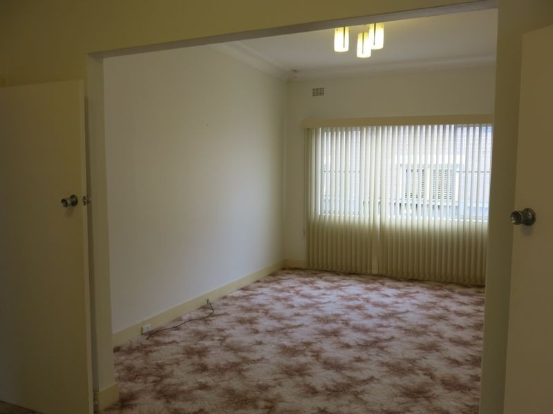 5 Boronia Avenue, Russell Lea NSW 2046