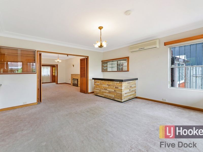 10 Arthur Street, Rodd Point NSW 2046