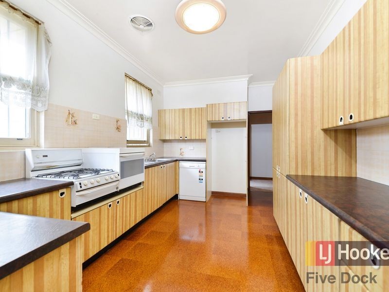 10 Arthur Street, Rodd Point NSW 2046