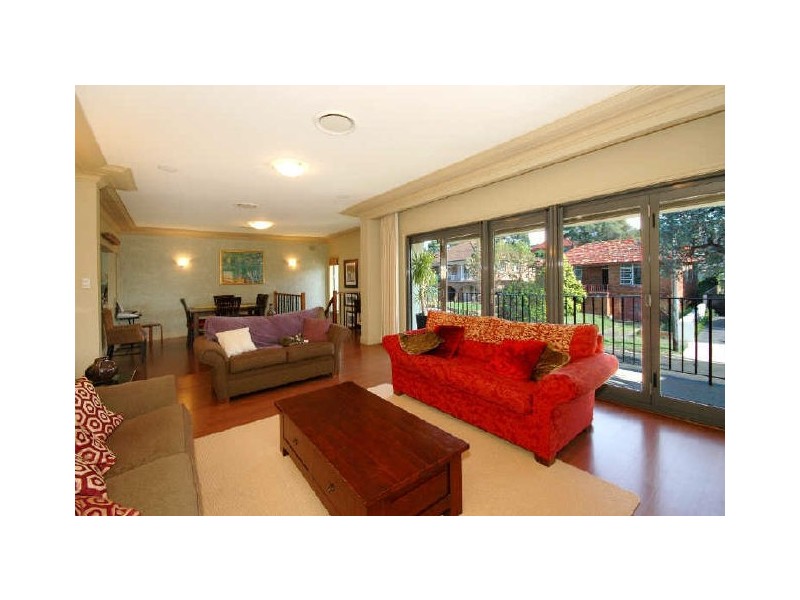 8 Atkins Avenue, Russell Lea NSW 2046