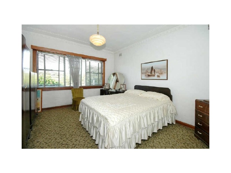 64 Henley Marine Drive, Rodd Point NSW 2046