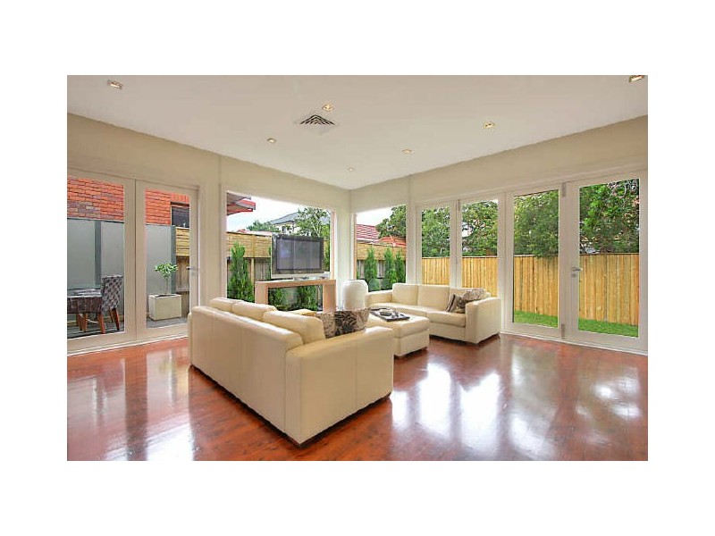 4 Nield Avenue, Rodd Point NSW 2046