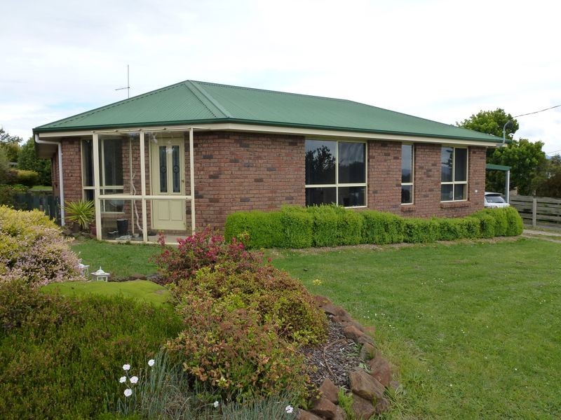 9 Gleadow Street, Deloraine TAS 7304