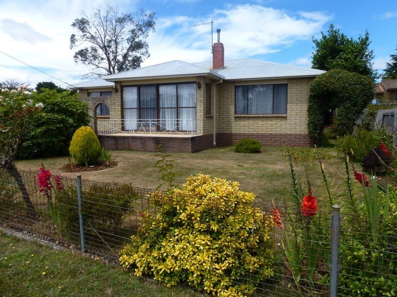 13 Grigg Street, Deloraine TAS 7304