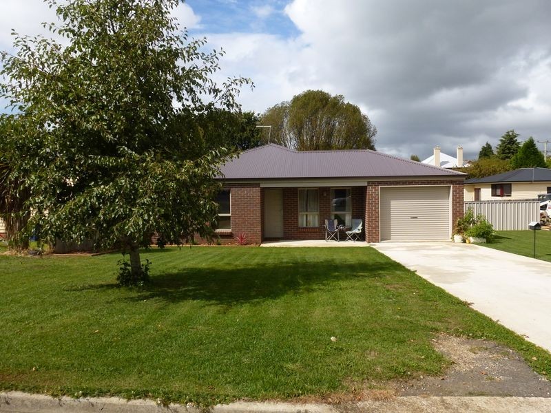 16 Tower Hill Street, Deloraine TAS 7304