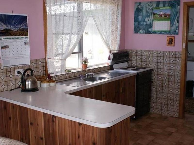 5284 Bass Highway, Deloraine TAS 7304