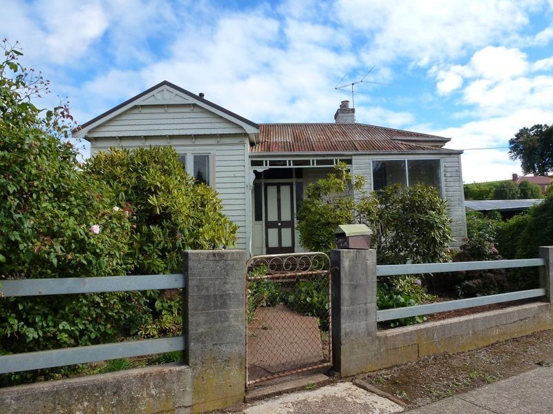 9 West Parade, Deloraine TAS 7304