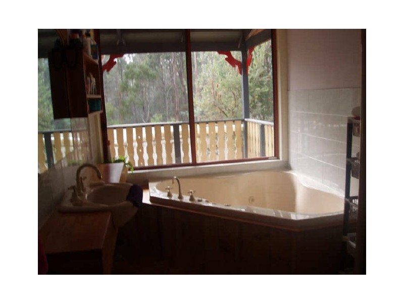 21 Johns Road, Deloraine TAS 7304