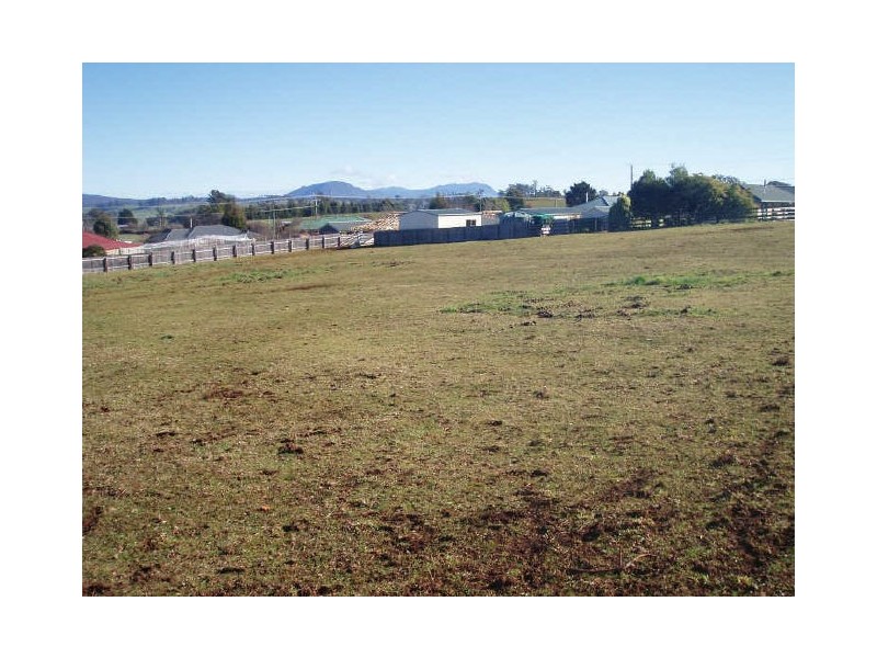 3 Gleadow Street, Deloraine TAS 7304