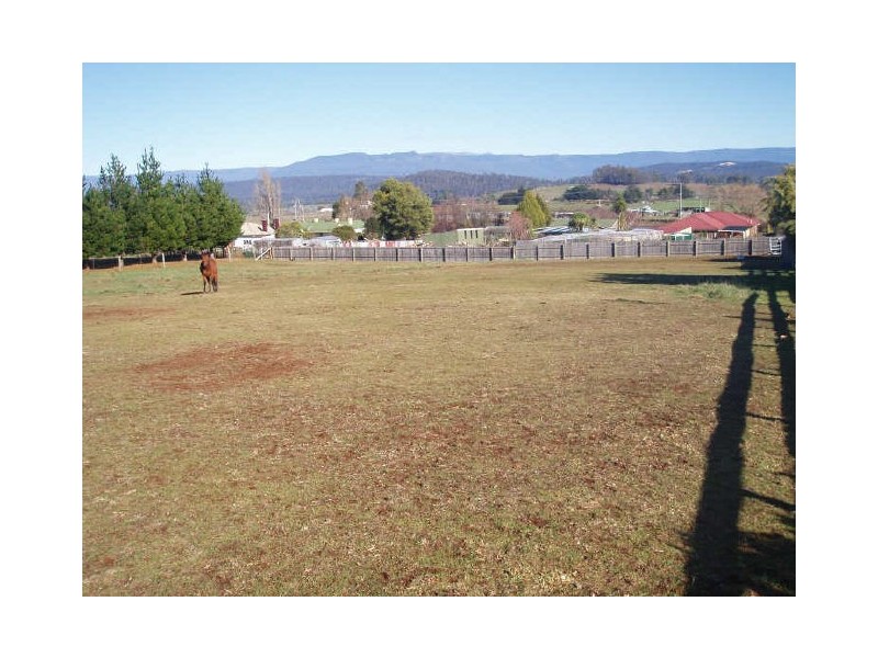 3 Gleadow Street, Deloraine TAS 7304