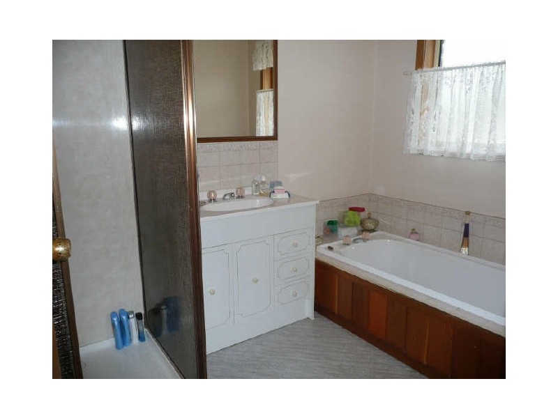 Unit 1 142 Emu Bay Road, Deloraine TAS 7304