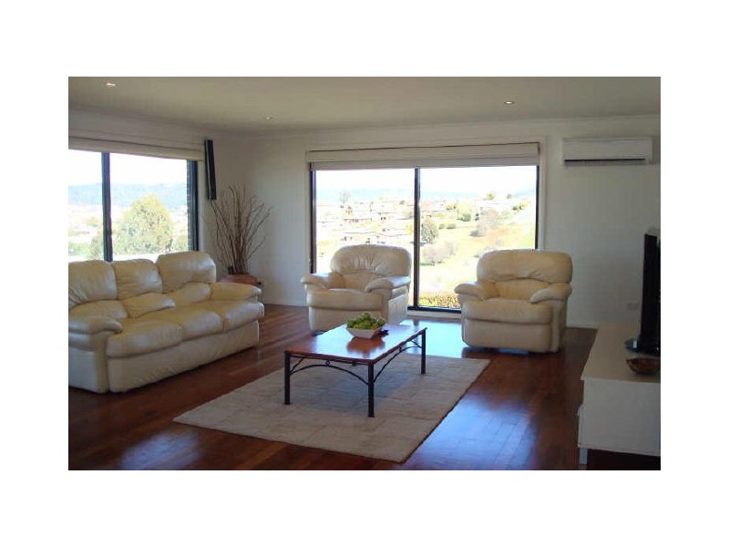 16 Kaye Elizabeth Place, Deloraine TAS 7304