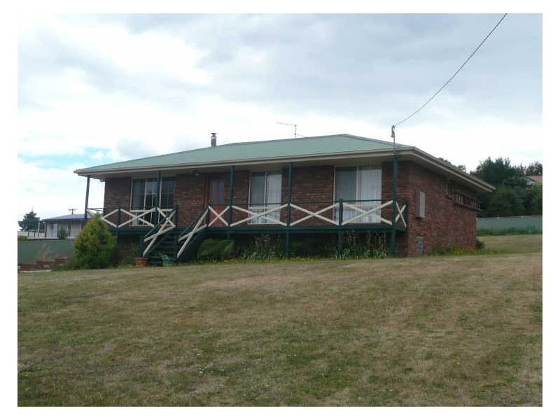 6 East Goderich Street, Deloraine TAS 7304