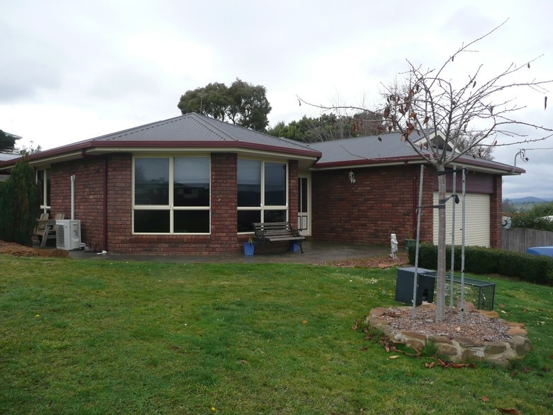 9 Blake Street, Deloraine TAS 7304